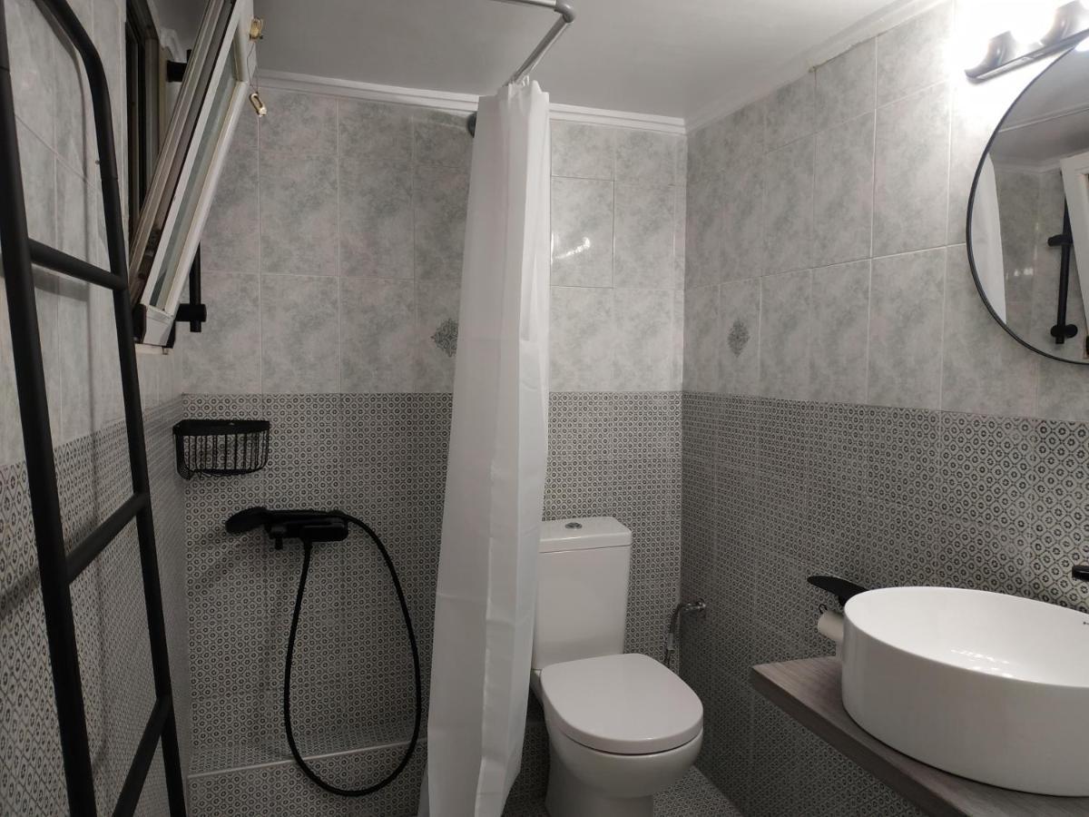 Cozy Apartment Near Metro Station Agia Marina Athen Exterior foto