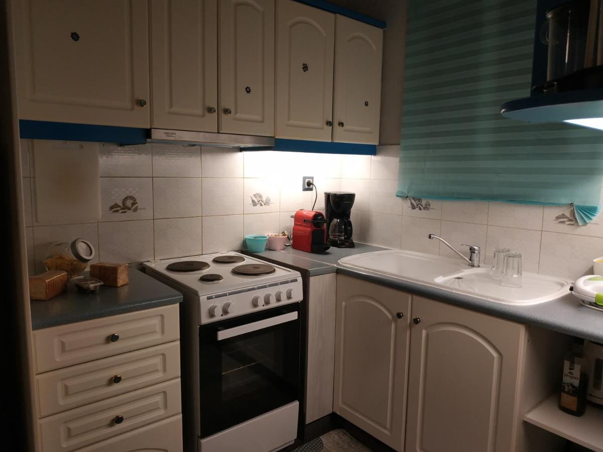 Cozy Apartment Near Metro Station Agia Marina Athen Exterior foto