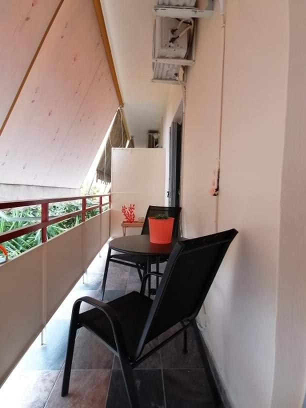 Cozy Apartment Near Metro Station Agia Marina Athen Exterior foto