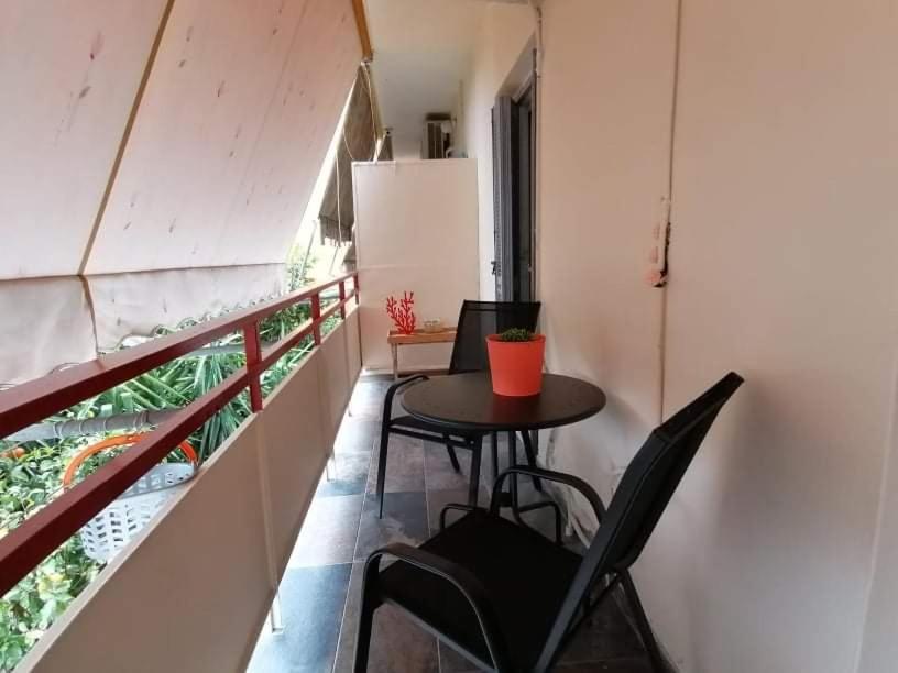Cozy Apartment Near Metro Station Agia Marina Athen Exterior foto