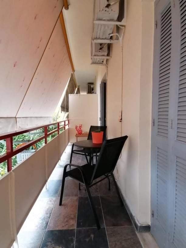 Cozy Apartment Near Metro Station Agia Marina Athen Exterior foto