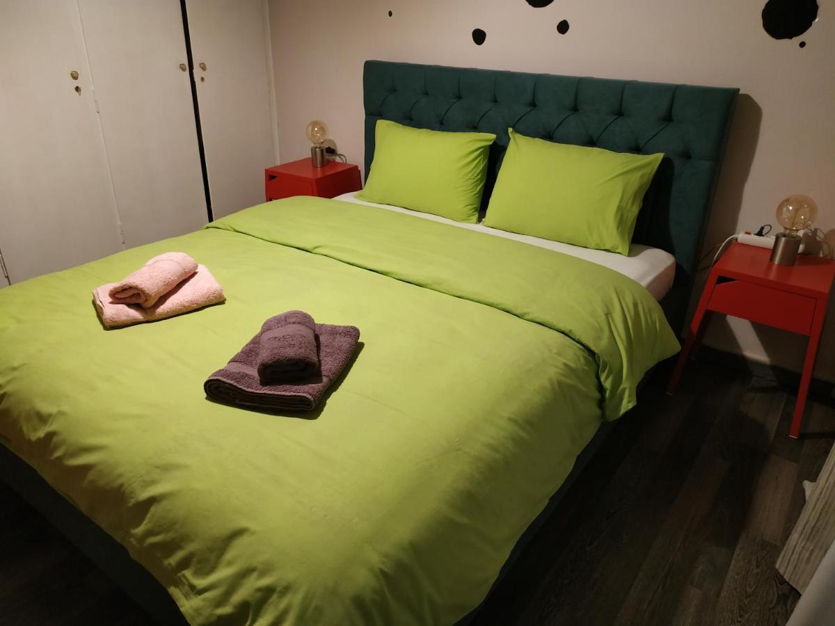 Cozy Apartment Near Metro Station Agia Marina Athen Exterior foto
